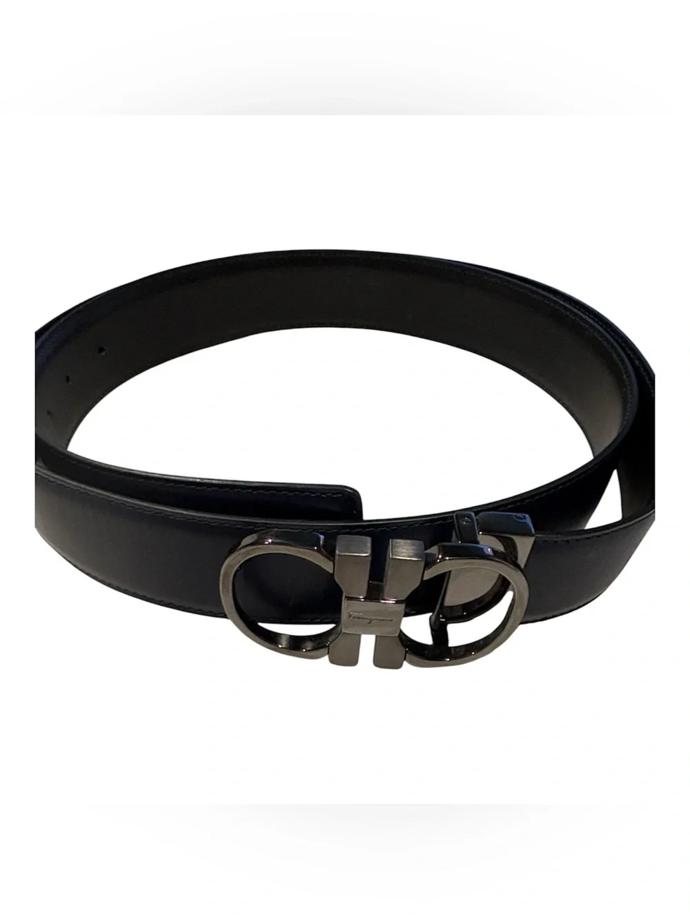 Salvatore Ferragamo Leather Gancini Belt with Silver Buckle. Size 42 black/Navy